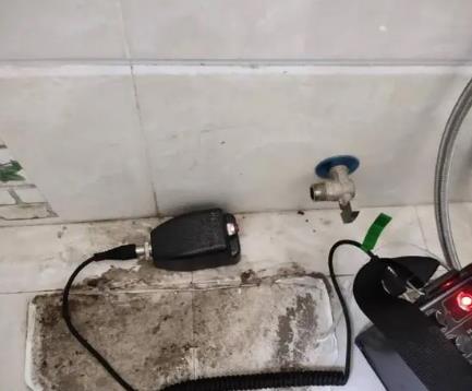 青浦屋顶漏水维修公司分享下卫生间漏水的危害及解决方法